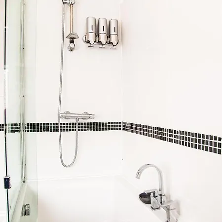 Contractor House: Extended Near Dining & Nightlife Apartment *