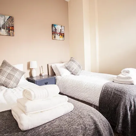 Contractor House: Extended Near Dining & Nightlife Apartment Middlesbrough